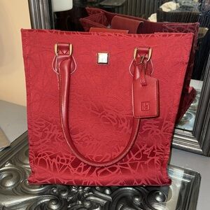 DIANE VON FURSTENBERG